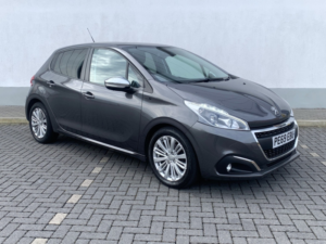 2019 Peugeot 208 1.2 Puretech Signature 5-Door in Grey — image 3