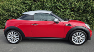 2012 MINI Coupe 1.6 Cooper Coupe Euro 5 (s/s) (122 Ps) in Red — image 6