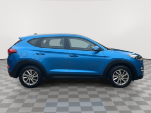 2015 Hyundai Tucson 1.7 Crdi Blue Drive Se Nav SUV 5dr Diesel Manual Euro 6 (s/s) (116 Ps) in Blue — image 6