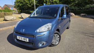 2015 Peugeot Partner Tepee 1.6 Hdi Tepee S in Blue — image 3