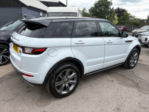 2018 Land Rover Range Rover Evoque 2.0 Td4 Landmark SUV 5dr Diesel Auto 4WD Euro 6 (s/s) (180 Ps) in White — image 4