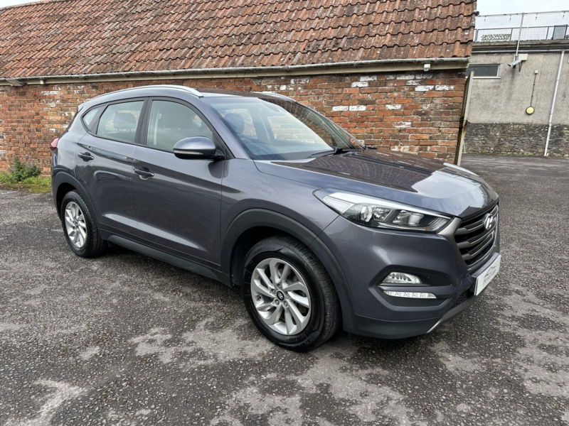2016 Hyundai Tucson 2.0 Tucson Se Nav 2.0 D 136ps 4WD A/t+fss in Grey — image 1