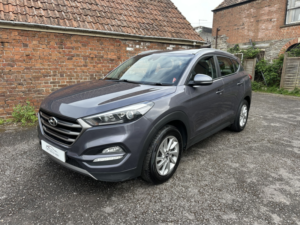 2016 Hyundai Tucson 2.0 Tucson Se Nav 2.0 D 136ps 4WD A/t+fss in Grey — image 3