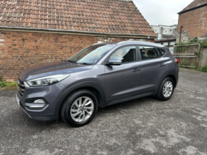 2016 Hyundai Tucson 2.0 Tucson Se Nav 2.0 D 136ps 4WD A/t+fss in Grey — image 4