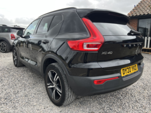 2020 Volvo Xc40 1.5 R-Design T3 Fwd in Black — image 5