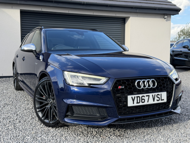 2017 Audi S4 Avant 3.0 Tfsi V6 in Blue — image 1