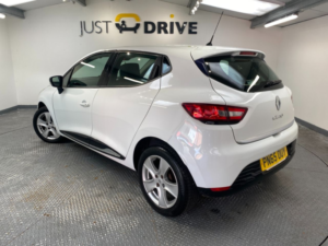 2015 Renault Clio 1.2 16v Dynamique Nav Hatchback 5dr Petrol Manual Euro 6 (75 Ps) in White — image 3