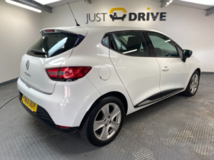 2015 Renault Clio 1.2 16v Dynamique Nav Hatchback 5dr Petrol Manual Euro 6 (75 Ps) in White — image 5
