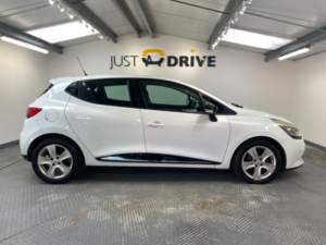2015 Renault Clio 1.2 16v Dynamique Nav Hatchback 5dr Petrol Manual Euro 6 (75 Ps) in White — image 6