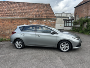 2016 Toyota Auris 1.2 Vvt-I Icon in Grey — image 2