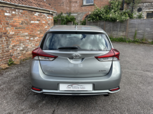 2016 Toyota Auris 1.2 Vvt-I Icon in Grey — image 3