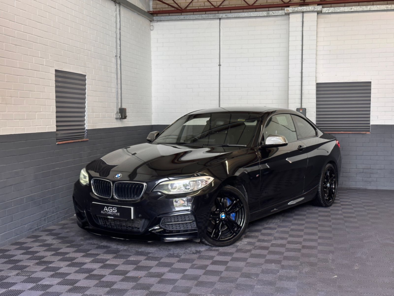 2014 BMW 2 Series 3.0 M235i Coupe 2dr Petrol Auto Euro 6 (s/s) (326 Ps) in Black — image 1