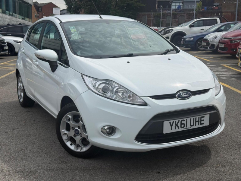 2012 Ford Fiesta 1.25 Zetec 5dr in White — image 1