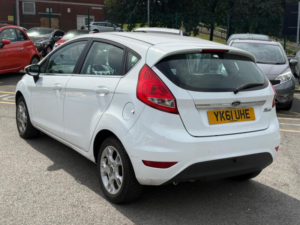 2012 Ford Fiesta 1.25 Zetec 5dr in White — image 5
