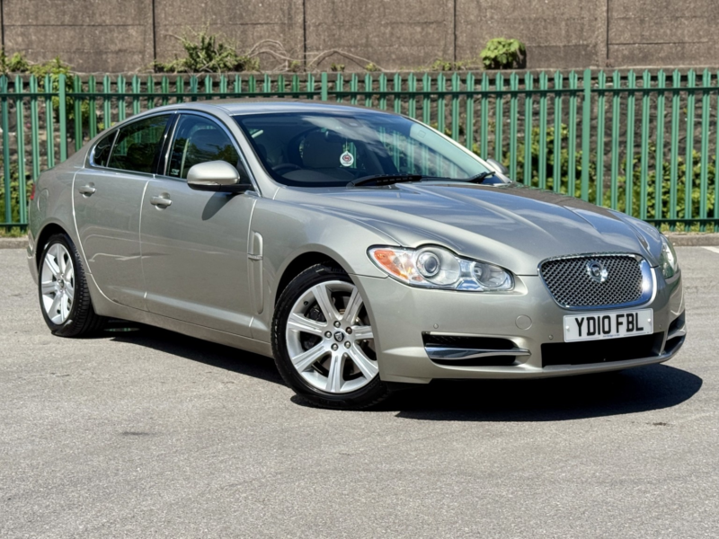 2010 Jaguar Xf 3.0 D V6 Luxury in Gold — image 1