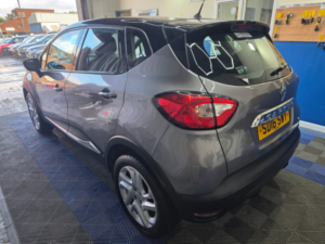 2016 Renault Captur 0.9 Dynamique Nav Tce 90 in Grey — image 4