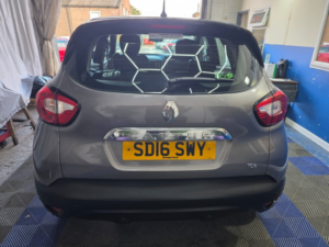 2016 Renault Captur 0.9 Dynamique Nav Tce 90 in Grey — image 5