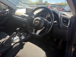 2015 Mazda Mazda3 2.0 Skyactiv-G Sport Nav Euro 6 (s/s) 5dr in Grey — image 3