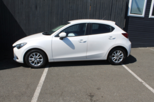 2018 Mazda Mazda2 1.5 Skyactiv-G Se-L Nav in White — image 3