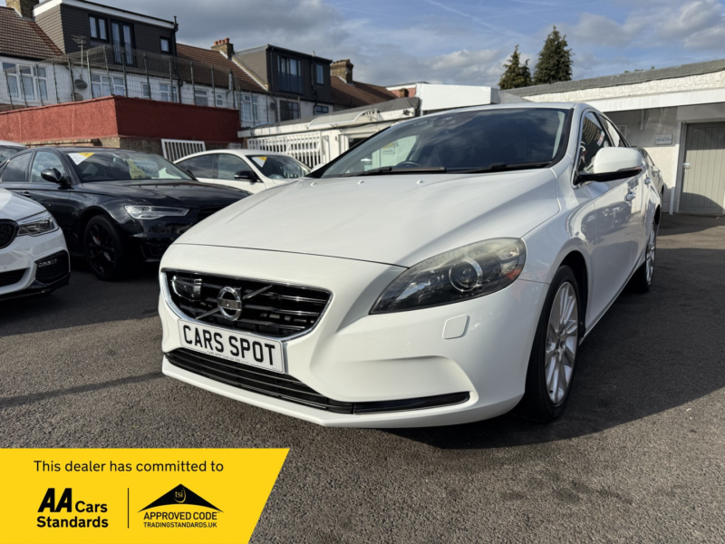 2015 Volvo V40 1.6 T4 Se Fresh Import Verified Mile Finance Avb in White — image 1
