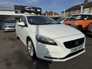 2015 Volvo V40 1.6 T4 Se Fresh Import Verified Mile Finance Avb in White — image 2