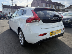 2015 Volvo V40 1.6 T4 Se Fresh Import Verified Mile Finance Avb in White — image 4