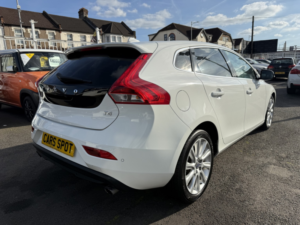 2015 Volvo V40 1.6 T4 Se Fresh Import Verified Mile Finance Avb in White — image 5