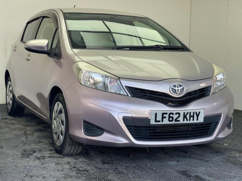 2012 Toyota Yaris 1.33 Dual Vvt-I Tr Multidrive S Euro 5 5dr in Pink — image 1