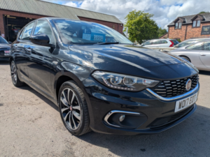 2017 Fiat Tipo 1.3 Tipo Hatchback 1.3 Multijet Ii 95hp Lounge in Black — image 3