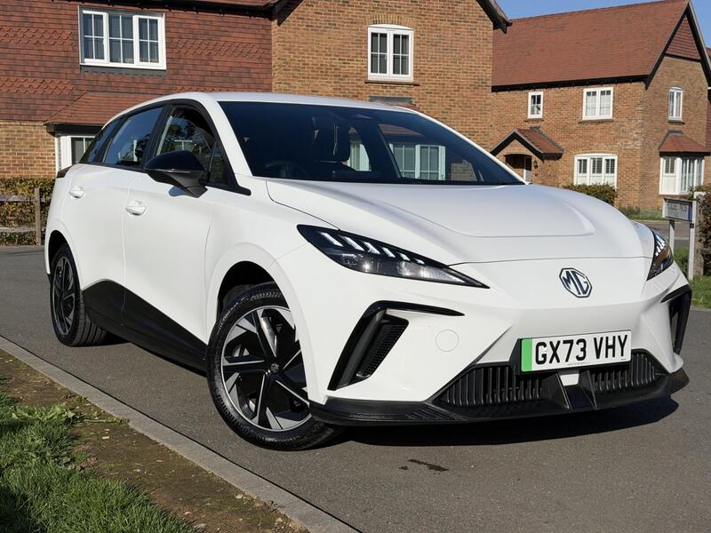2023 MG Mg4 51kwh Se Auto 5dr in White — image 1
