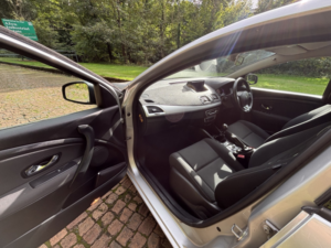 2014 Renault Megane 1.5 Dynamique Tomtom Energy Dci 110 Stop & Start in Silver — image 3