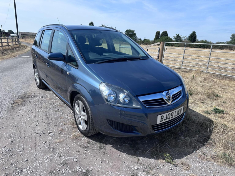 2009 Vauxhall Zafira 1.9 Cdti Exclusiv Auto Euro 4 5dr in Blue — image 1
