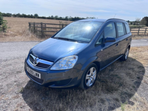 2009 Vauxhall Zafira 1.9 Cdti Exclusiv Auto Euro 4 5dr in Blue — image 3