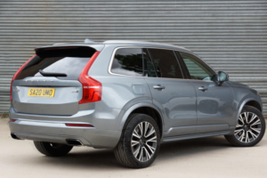 2019 Volvo Xc90 2.0 Momentum B5 Diesel AWD in Grey — image 4