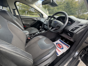 2017 Ford Focus 1.5 Ecoboost 182 Titanium X 5dr Man, Petrol, Grey + 1 Owner in Grey — image 4