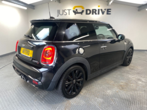 2017 MINI Hatch 2.0 Cooper S Hatchback 3dr Petrol Manual Euro 6 (s/s) (192 Ps) in Black — image 5