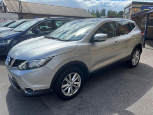 2014 Nissan Qashqai 1.6 Dci Acenta Premium 4WD Euro 5 (s/s) 5dr in Silver — image 3