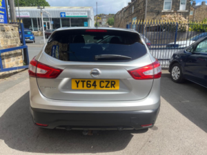 2014 Nissan Qashqai 1.6 Dci Acenta Premium 4WD Euro 5 (s/s) 5dr in Silver — image 5