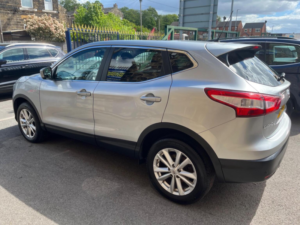 2014 Nissan Qashqai 1.6 Dci Acenta Premium 4WD Euro 5 (s/s) 5dr in Silver — image 6
