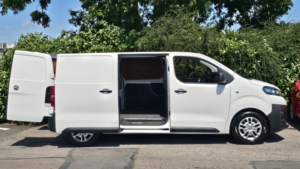 2019 Vauxhall Vivaro 1.5 Turbo D 2700 Dynamic in White — image 4
