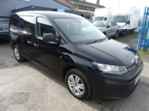 2022 Volkswagen Caddy Maxi 2.0 Tdi C20 Commerce Lwb Euro 6 (s/s) 6dr in Black — image 3