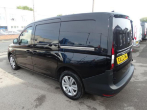 2022 Volkswagen Caddy Maxi 2.0 Tdi C20 Commerce Lwb Euro 6 (s/s) 6dr in Black — image 6