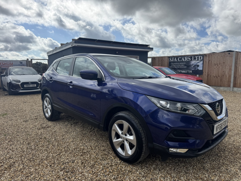 2019 Nissan Qashqai 1.3 Dig-T Acenta Premium in Blue — image 1