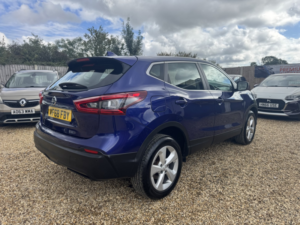 2019 Nissan Qashqai 1.3 Dig-T Acenta Premium in Blue — image 4