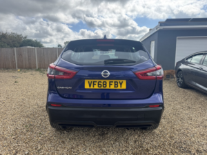 2019 Nissan Qashqai 1.3 Dig-T Acenta Premium in Blue — image 5