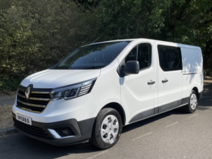 2024 Renault Trafic 2.0 Ll30 Blue Dci 130 Advance Crew Van My23 in White — image 3