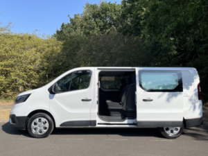 2024 Renault Trafic 2.0 Ll30 Blue Dci 130 Advance Crew Van My23 in White — image 6