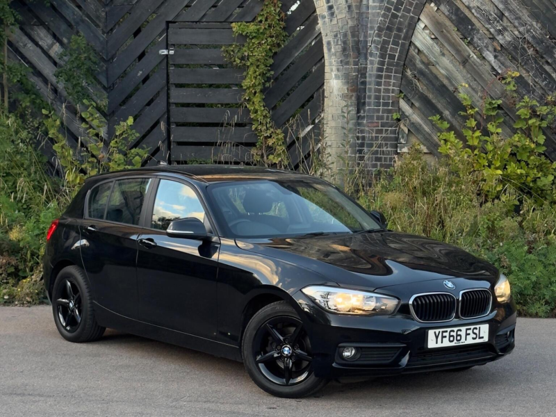 2016 BMW 1 Series 1.5 118i Se Euro 6 (s/s) 5dr in Black — image 1