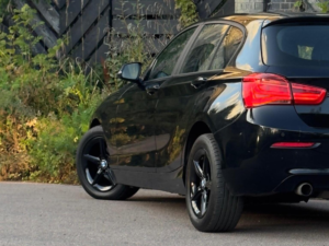 2016 BMW 1 Series 1.5 118i Se Euro 6 (s/s) 5dr in Black — image 5