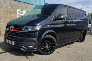 2022 Volkswagen Transporter 2.0 Tdi T30 Highline in Blue — image 2
